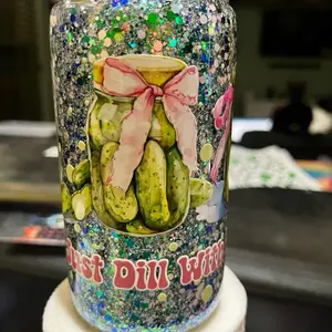 Dill Pickle Glitter Tumbler with Pink Bow and Jar Design for Fun and Stylish Drinkware