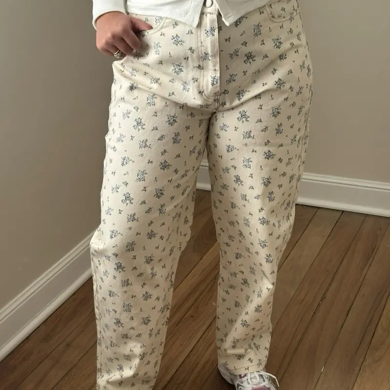 BLUE FLORAL PRINT BARREL JEANS BLUE FLORAL PRINT BARREL JEANS