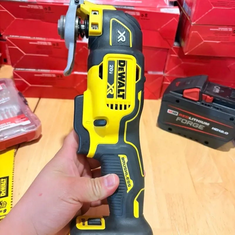 20V MAX XR Cordless Brushless 3-Speed Oscillating Multi Tool (Tool Only)