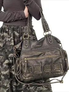 Ladies' retro retro vegan motorcycle handbag, washed spicy girl wasteland style multi pocket soft shoulder bag, detachable shoulder strap, fashionable large capacity diagonal cross bag, personalized street Y2K handbag, rivet design, suitable for dail