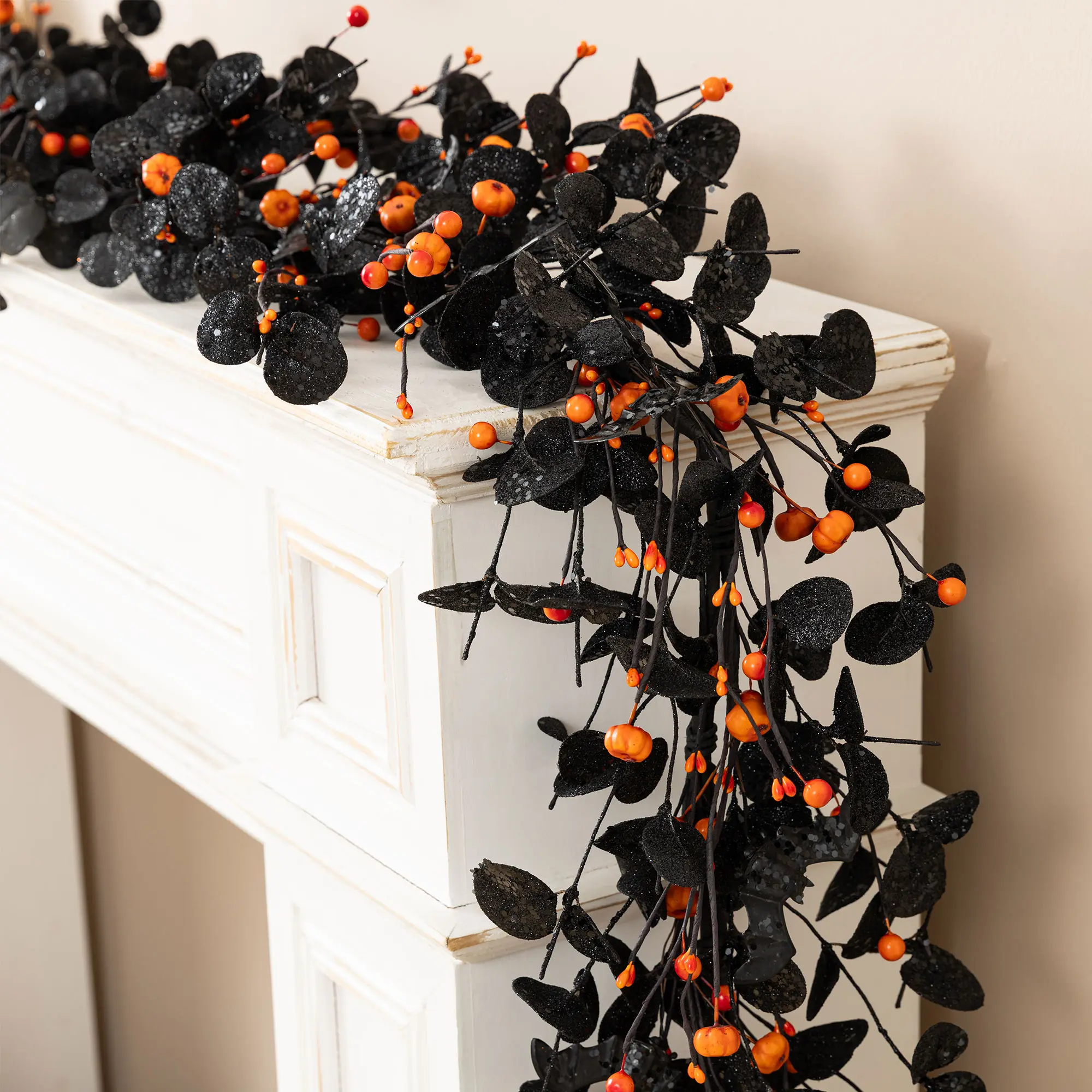 Glitzhome 72in Halloween Eucalyptus-Pumpkin-Bat Garland, Festive Decor, Halloween Ornaments, Pumpkin Decorations for Room Decor
