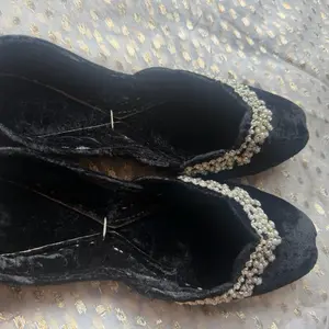 Khussa/Punjabi Jutti with Embellished Pearl and Rhinestone Trim for Traditional Wear