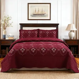 3 Pcs Luxury Oversize Quilt Bedspread Set All Season Soft Touch Breathable Embroidery Design Scallop Edges Solid Color Bed Coverlets Lightweight Decorative Bedding Home Decor Master Bedroom