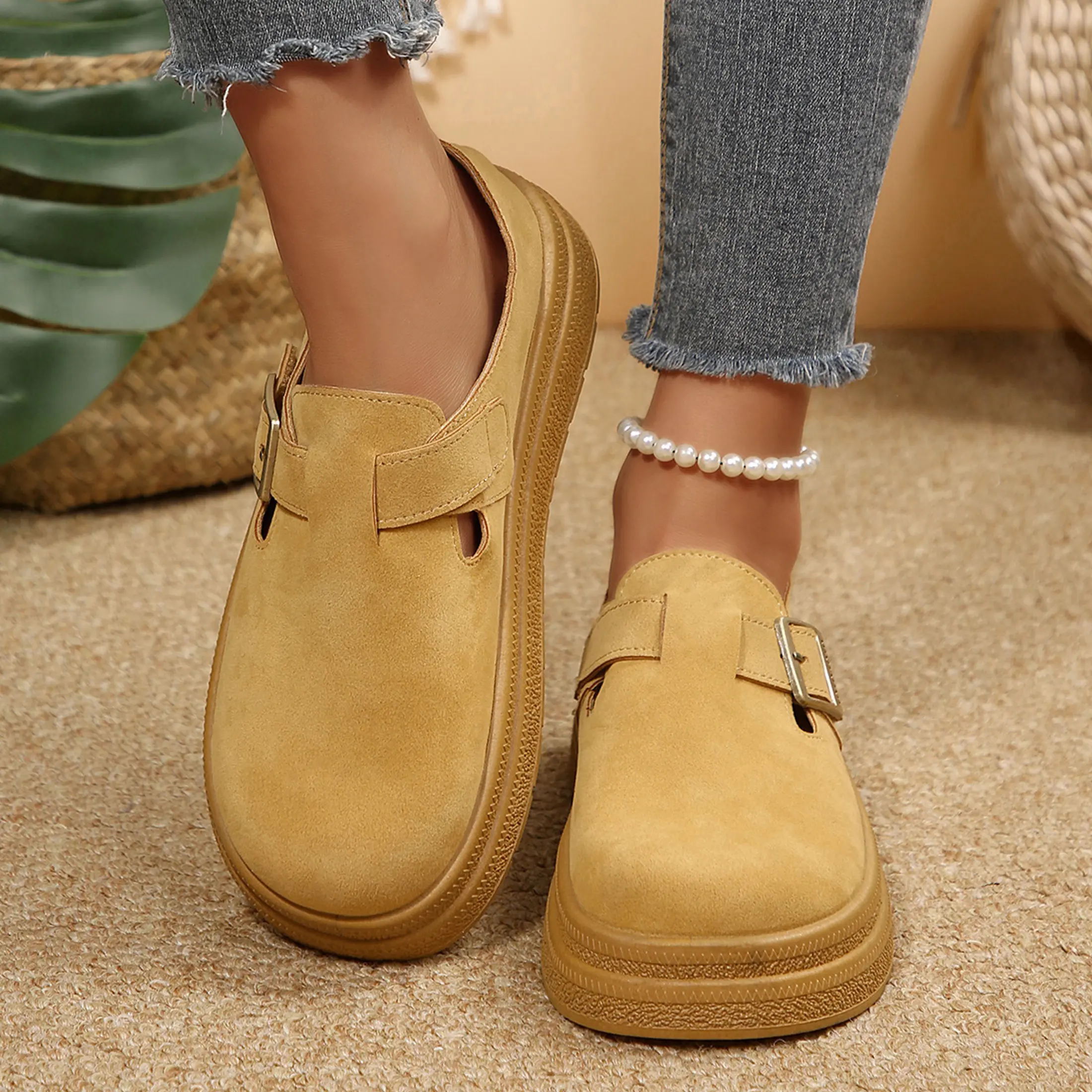Platform Clogs for Women Faux Suede Clogs Soft Mules Potato Shoes Casual Slipper Sandals with Adjustable Buckle, Non-Slip Outdoor Indoor Vacation Shoes