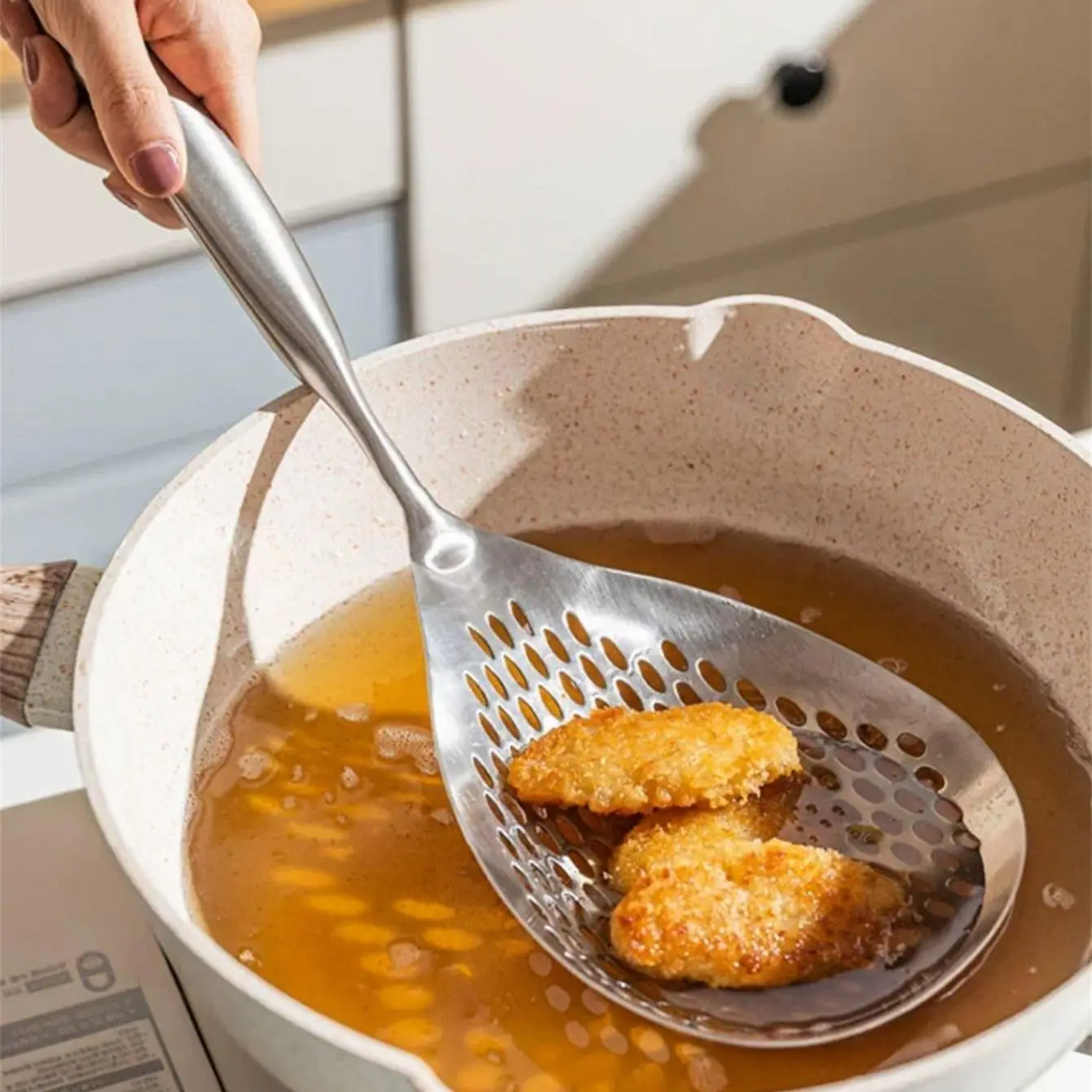 Stainless Steel Colander, 1 Count Large Capacity Food Sieve With Long Handle, Cooking Tools For Kitchen