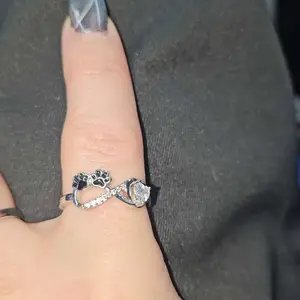 Elegant Diamond-Encrusted Puppy Paw Print Ring with Heart-Shaped Cat Paw Design Perfect Keepsake for Animal Lovers