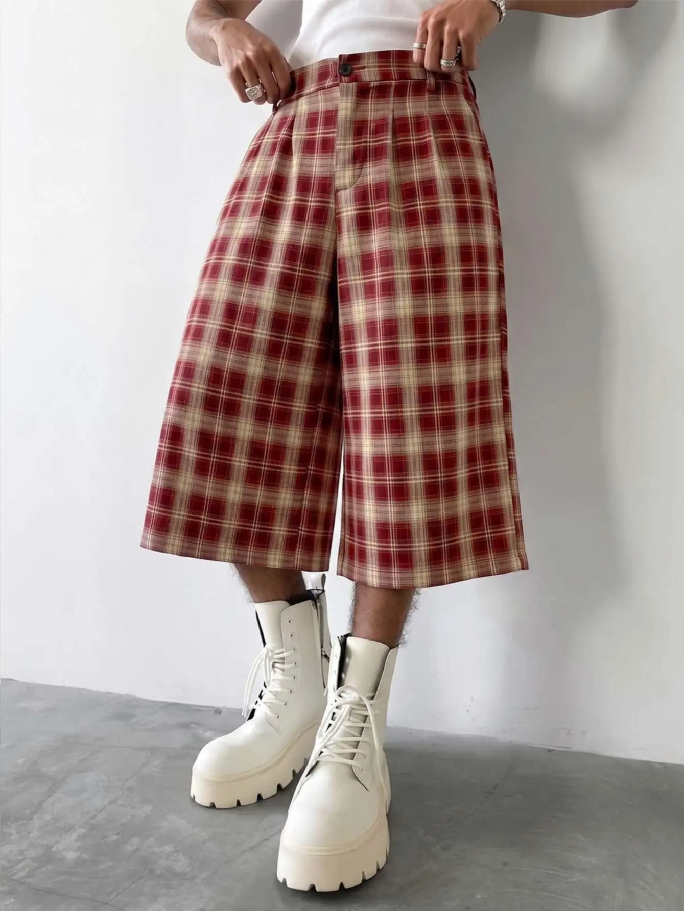 Men's Casual Loose Fit Plaid Capri Pants, Breathable Cotton Blend Checkered Lounge Pants with Elastic Waist, Comfortable Wide Leg Cropped Trousers for Home, Beach, or Daily Fashion.