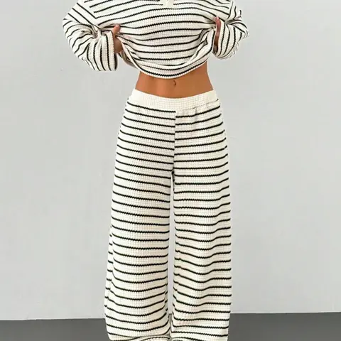 NORA Women's Casual Baggy Striped Long-Sleeved Top and Wide-Leg Pants Set, Soft V-Neck Loose Two-Piece Set, Breathable and Pill-Resistant Women's Clothing