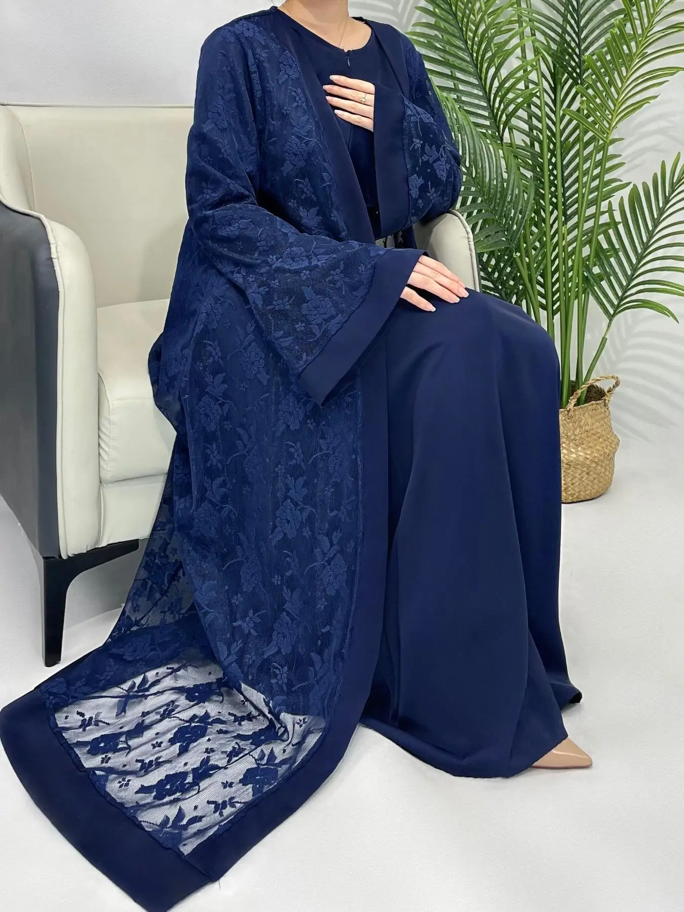 Women's Contrast Lace Belted Kaftan Dress, Chic Modest Long Sleeve Round Neck Dress for Prayer, Women's Islamic Clothing for Spring & Fall