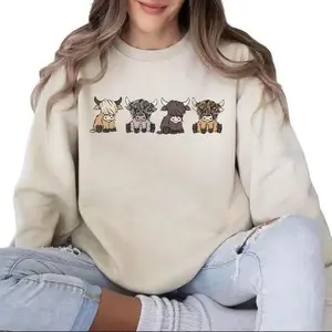 HighlandCowSweatshirt,CuteCowSweatshirt,WesternCrewneck,CowGiftsUnisexFabricwesterncrewnecks