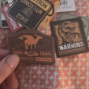 60pcs Dinosaur Pattern Graffiti Sticker, Waterproof Skateboard Decorative Self-adhesive Stickers