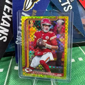Topps Chrome Patrick Mahomes  Geometric Refractor #148