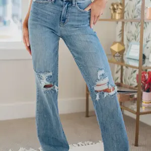 Judy Blue 90s straight leg light wash