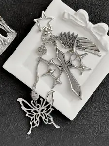 Vintage Gothic Cross Wing Keychain, Punk Style Hollow Butterfly Bag Charm, Metal Key Chain, Fashion Accessory, Unique Gift Idea, Stylish Keychain