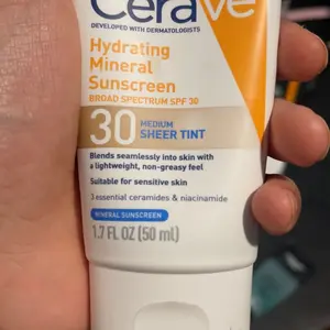 Product Review of CeraVe Sheer Tint Hydrating Mineral Sunscreen SPF 30 from f**4