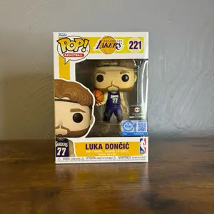Funko Pop! Luka Dončić - Chalice Collectibles (Exclusive) #221 + Protector