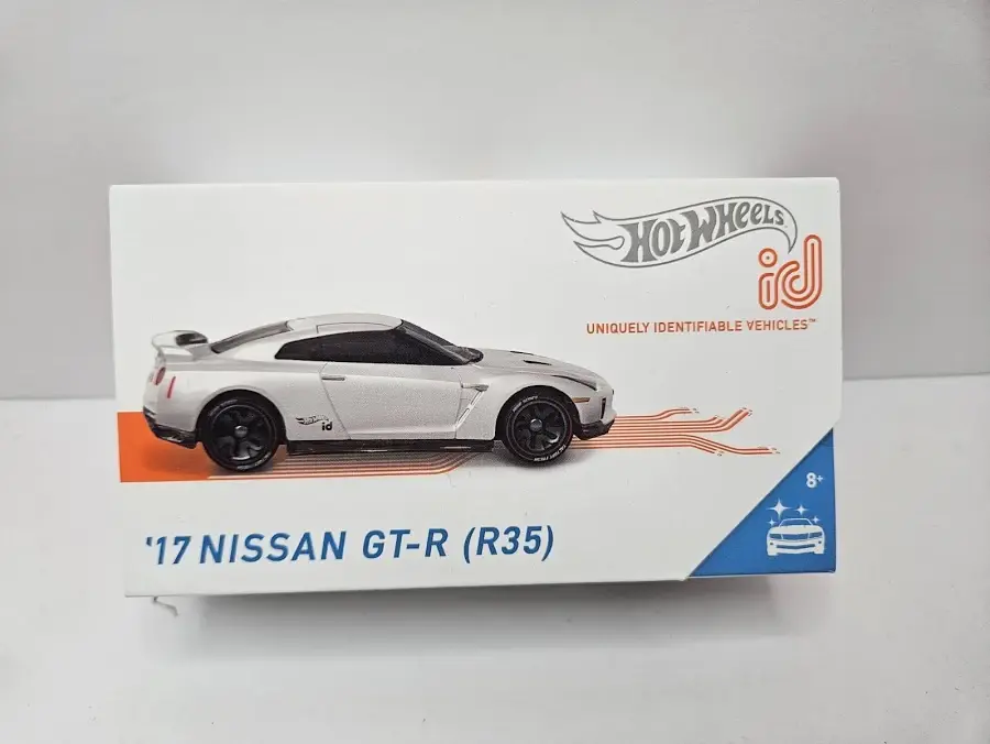 Hot Wheels ID Cars '17 Nissan GT-R (R35)