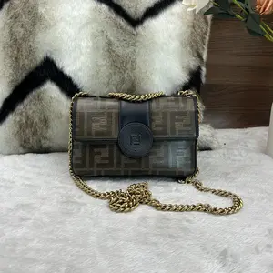 Pre-owned FENDI Roma Amor Chain Bag 866