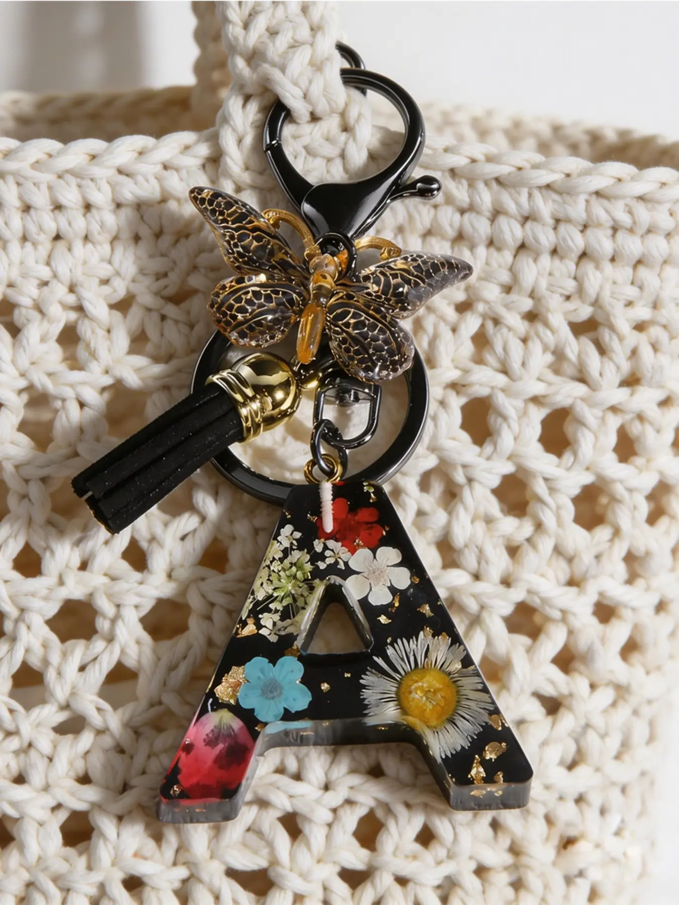 Women's Elegant Letter Keychain with Floral Design & Butterfly Charm, Durable Resin Material, Perfect Gift for Her, Floral Pattern Keychain, Stylish Keychain
