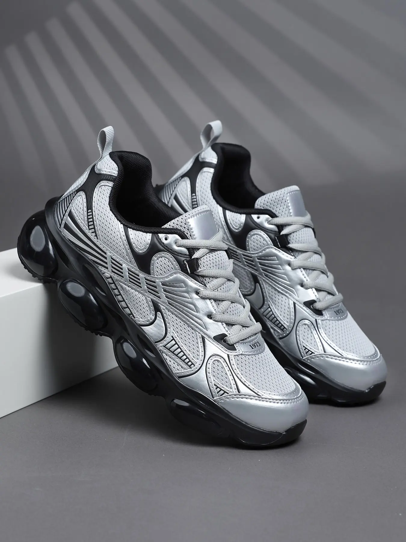 Future-Style Silver Color Men's Sneakers, Full Air Cushioning, Breathable Mesh, Ultimate Comfort, Ideal for Urban Travel & All Weather