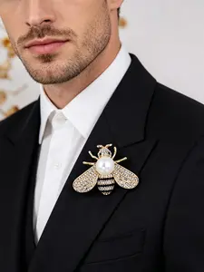 Luxurious Bee Design Lapel Brooch, Fashionable Alloy, Elegant Accessory, Women's Clothing Choice, Durable Design for Daily Wear & Special Occasions, Durable Metal Pins