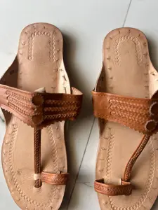 Handmade Brown Leather Kolhapuri Sandals: Traditional Indian Flats