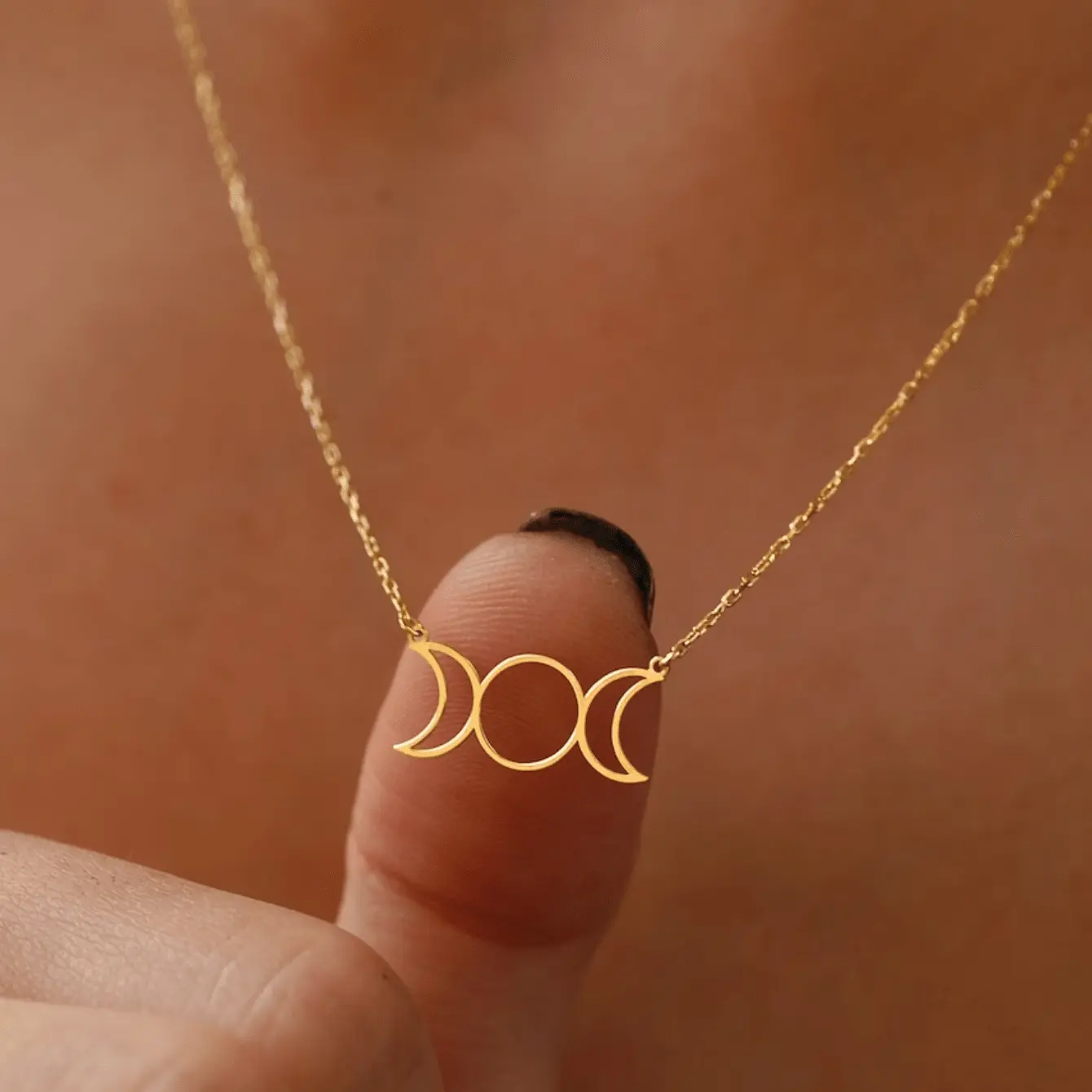 Minimalist Triple Moon Necklace, Dainty Chain Moon Phase Pendant Necklace, Boho Spiritual Lunar Symbol Jewelry for Her