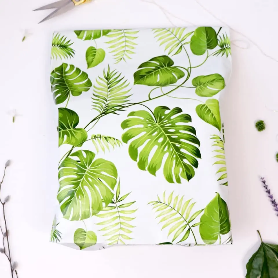 Banana leaves gusseted 14.5x19x4 inch poly mailer - set of 20