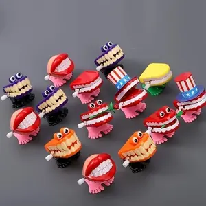 6‑Tooth Plastic Wind‑Up Walking Toy with Eyes, Funny Novelty Prank Gag Gift, Spooky Party & Halloween Decor, Fun Sports & Outdoor Accessory Ornament