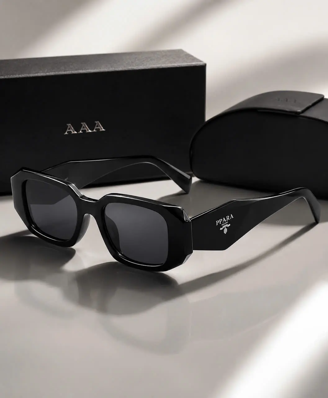 Unisex Square Sunglasses UV400 | Luxury Style Retro Black Shades for Men & Women