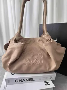 Pre-owned Loewe As Shown Shoulder Bags / Anagram Nappa Aire Shoulder Bag in Lambskin MR18022026Z875