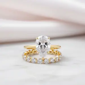 Classic Yellow Gold Pear Cut Wedding Ring Set