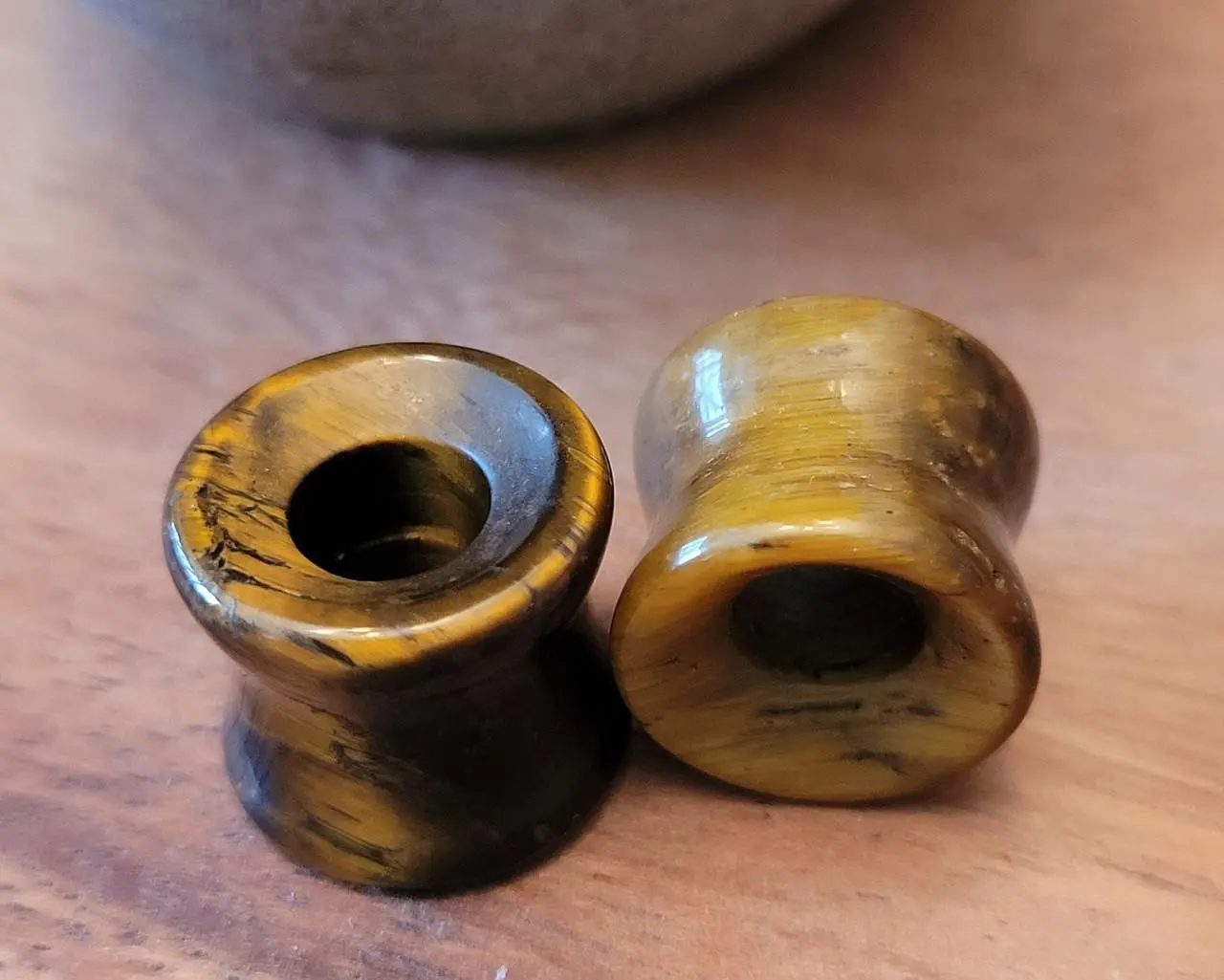 Pair Tiger Eye Plugs Stone Tunnels Double Flared Ear Gauges 1 inch 7/8 3/4 5/8 9/16 1/2 00g 0g 2g earrings brown men women organic unique