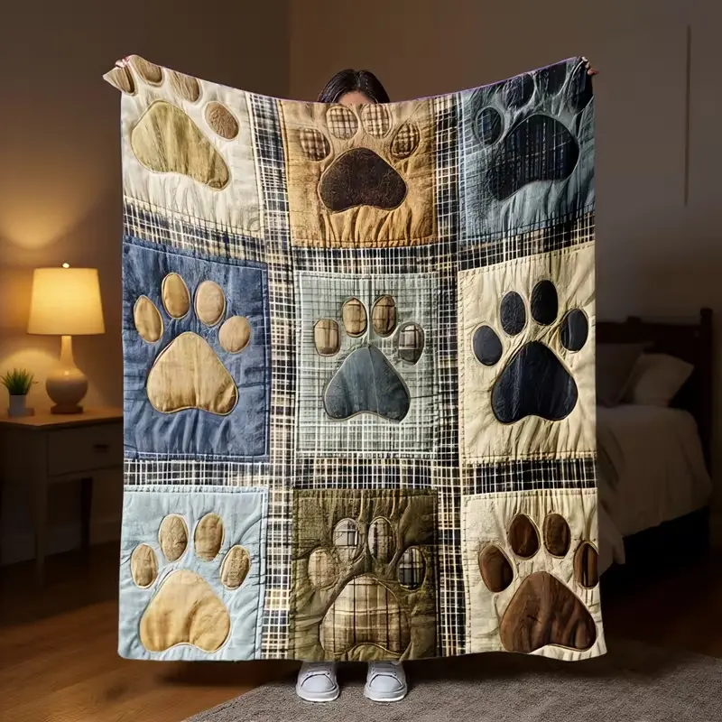 Retro Plaid Patchwork Flannel Blanket with Paw Prints – Faux-Quilted Pet-Themed Throw for Sofas and Beds
