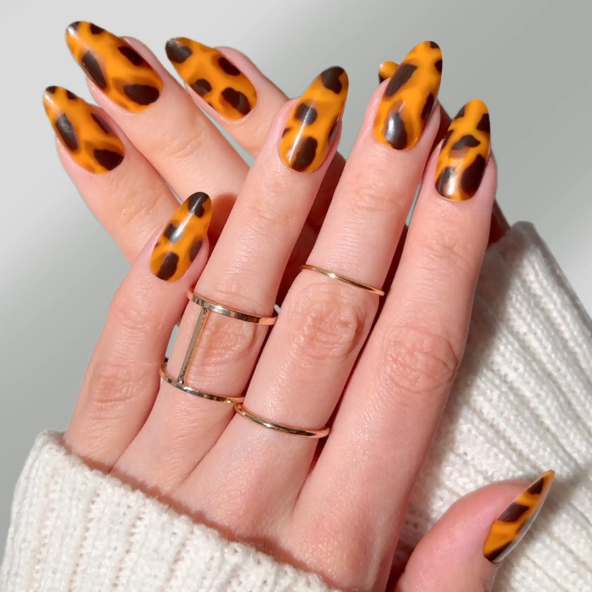 PaintLab Tortie Press-on Nails - Almond Shape with Elegant Marbled Detail & High-Gloss Finish for Everyday Chic