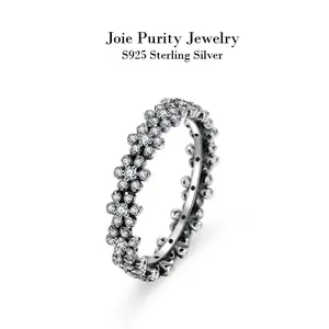Unique & Elegant! 925 Sterling Silver Daisy-Encircled Zircon Ring - The Perfect Gift For Her