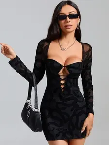 Subtle Snake Embroidered Hollow Out Detail Sweetheart Long Sleeve Bodycon Open Back Dress