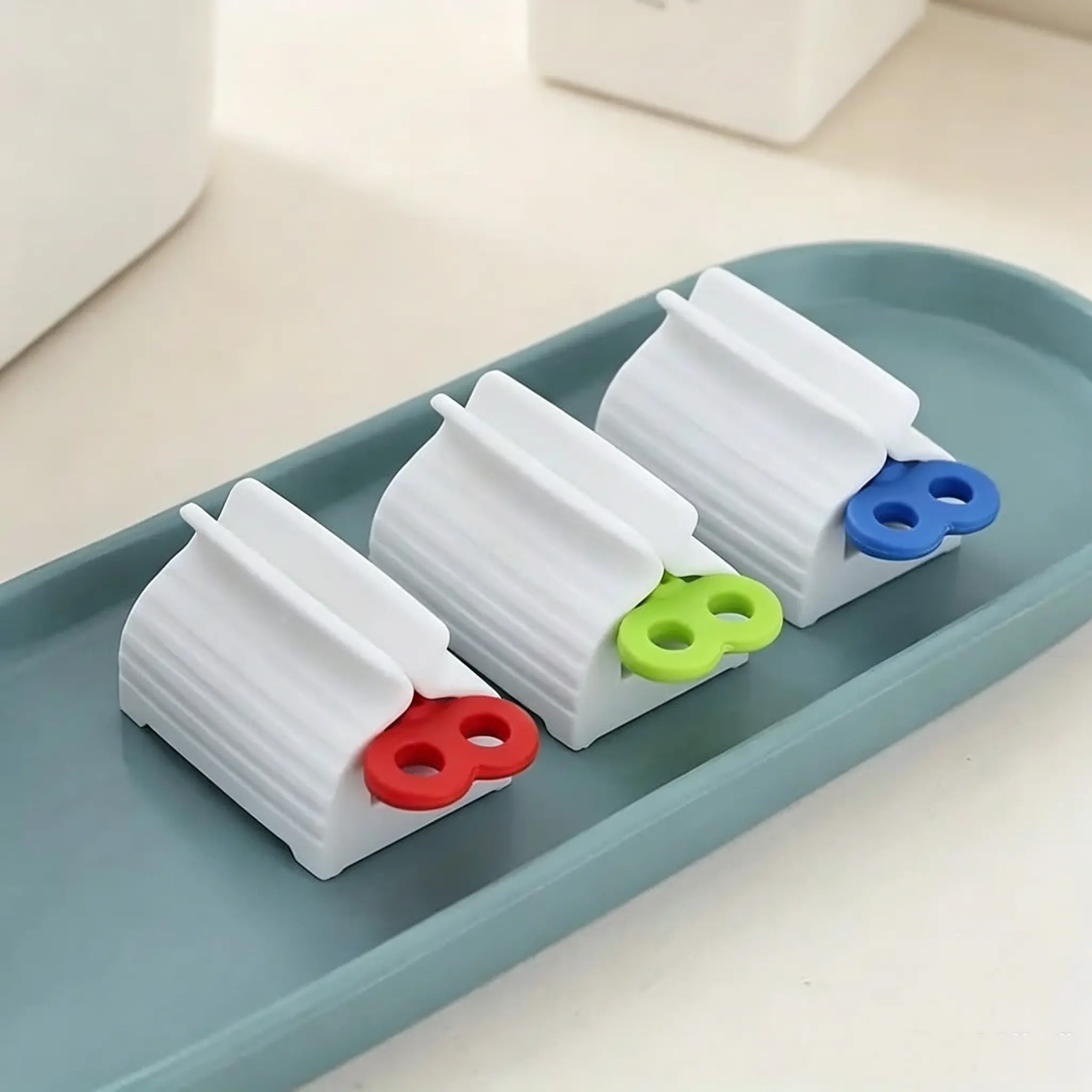 3-Piece Lightweight Plastic Manual Rolling Tube Squeezer, Random Color Dispenser for Toothpaste & Facial Cream, Home Bathroom Accessory