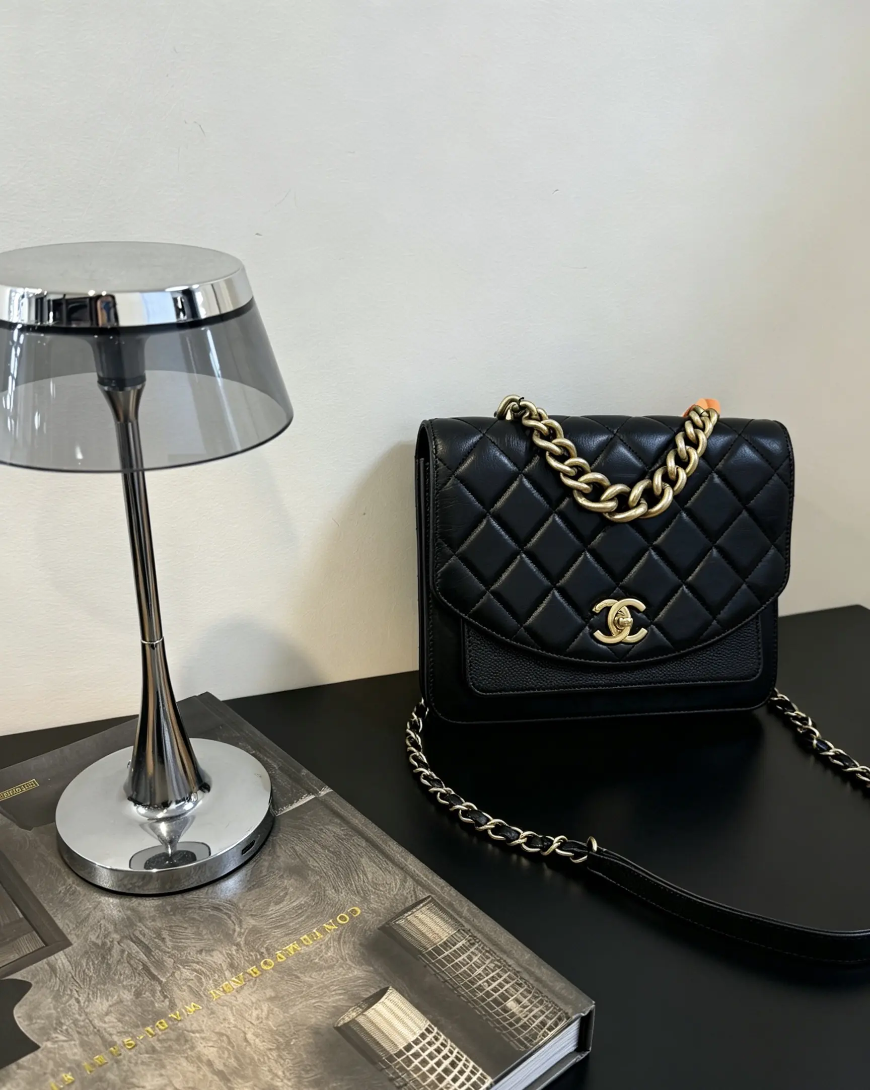 Pre-owned CHANEL Chain Handle Flap Bag AS260603001