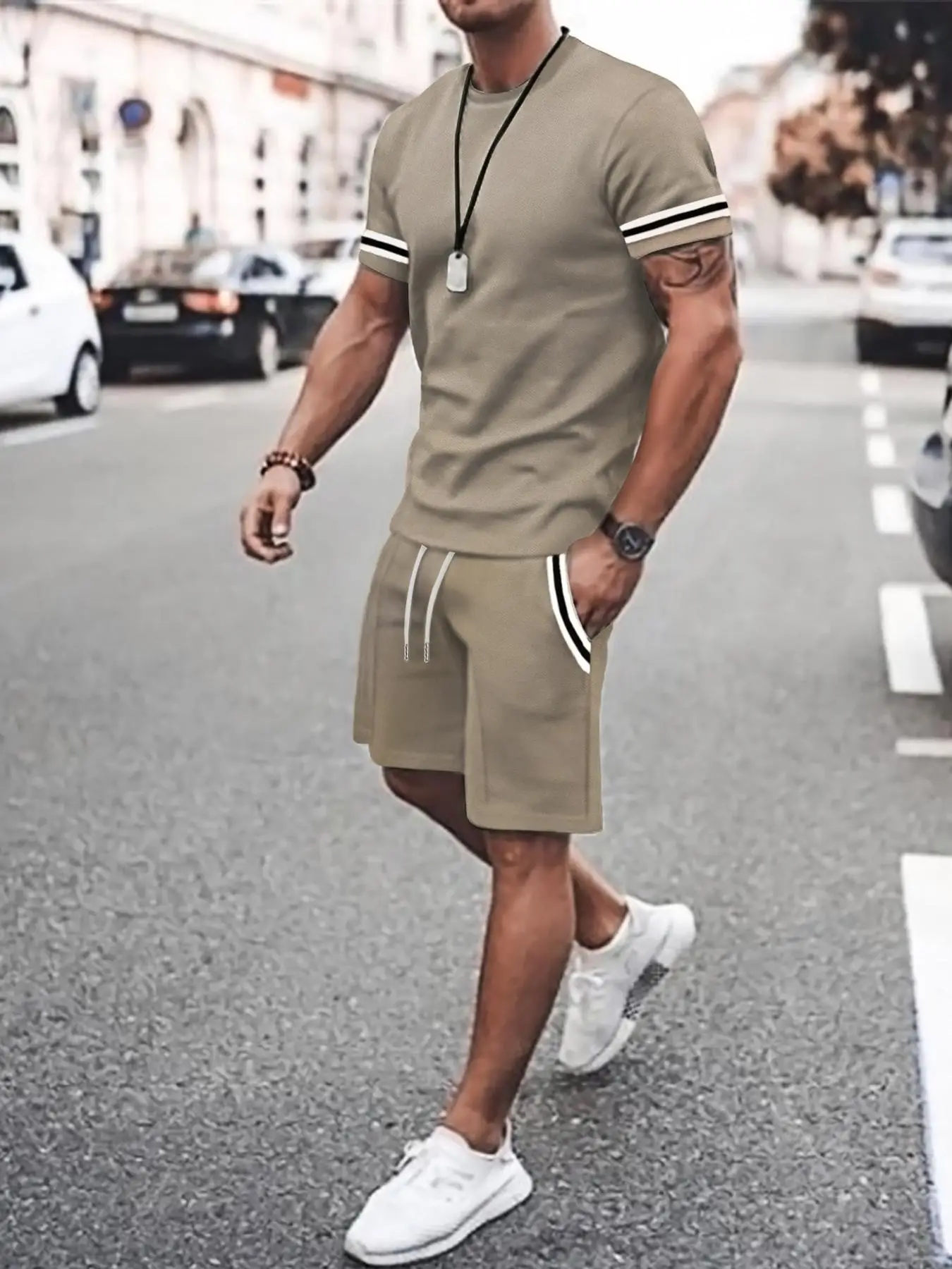 Two-Piece Set Men's Contrast Binding Tee & Drawstring Waist Shorts Set, Quality and Comfort Casual Short Sleeve Round Neck T-shirt & Pocket Track Shor