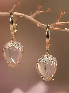 Fashionable Tulip Earrings, Tulip Shape, Simple Yet Creative Design, Perfect Memorial Gift for Family and Friends, Ideal Christmas and Birthday Present