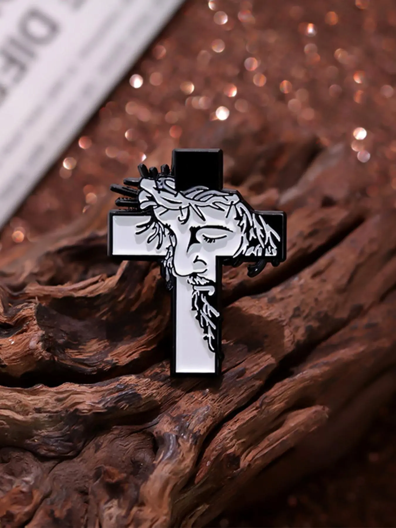 Cross Shaped Cartoon Face Design Brooch, Alloy Brooch Pin, Creative Clothes Brooch, Fashion Accessories for Men & Women As Gift, Jewelry, Lapel Pin, Religious Cross Pins