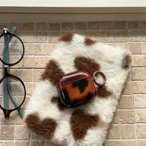 Amber Irregular Stone Texture Earphone Case with Lanyard, Fits AirPods 4/3/pro/pro 2/1, Durable and Secure Closure