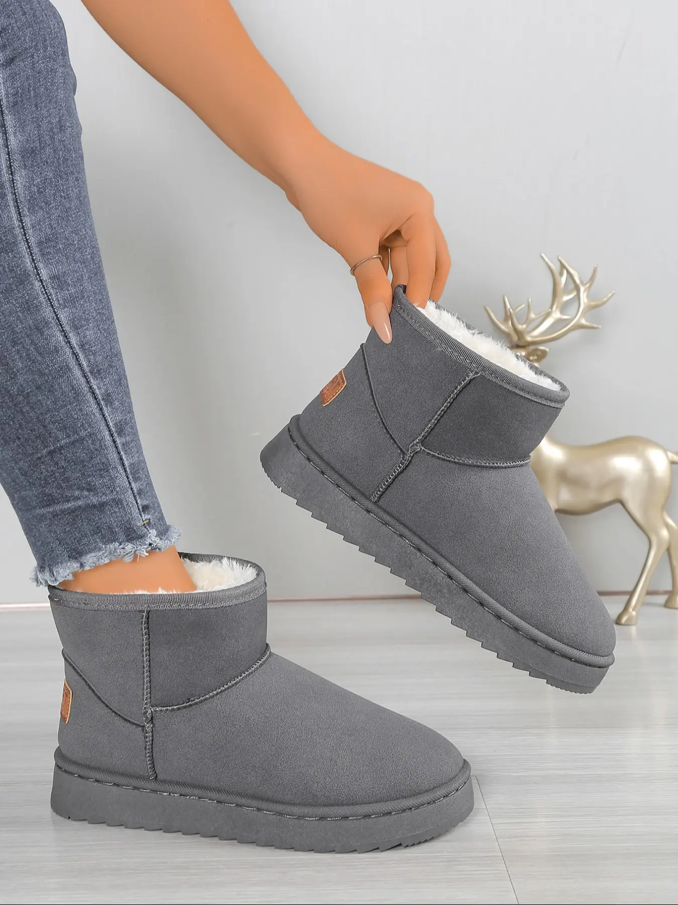 Women's Thick Sole Snow Boots, New Winter Short Ankle Snow Cotton Shoes, Fleece Lined Outdoor Bread Cotton Slippers, Comfortable Versatile Commute Lightweight Snow Boots, Winter Warm Boots