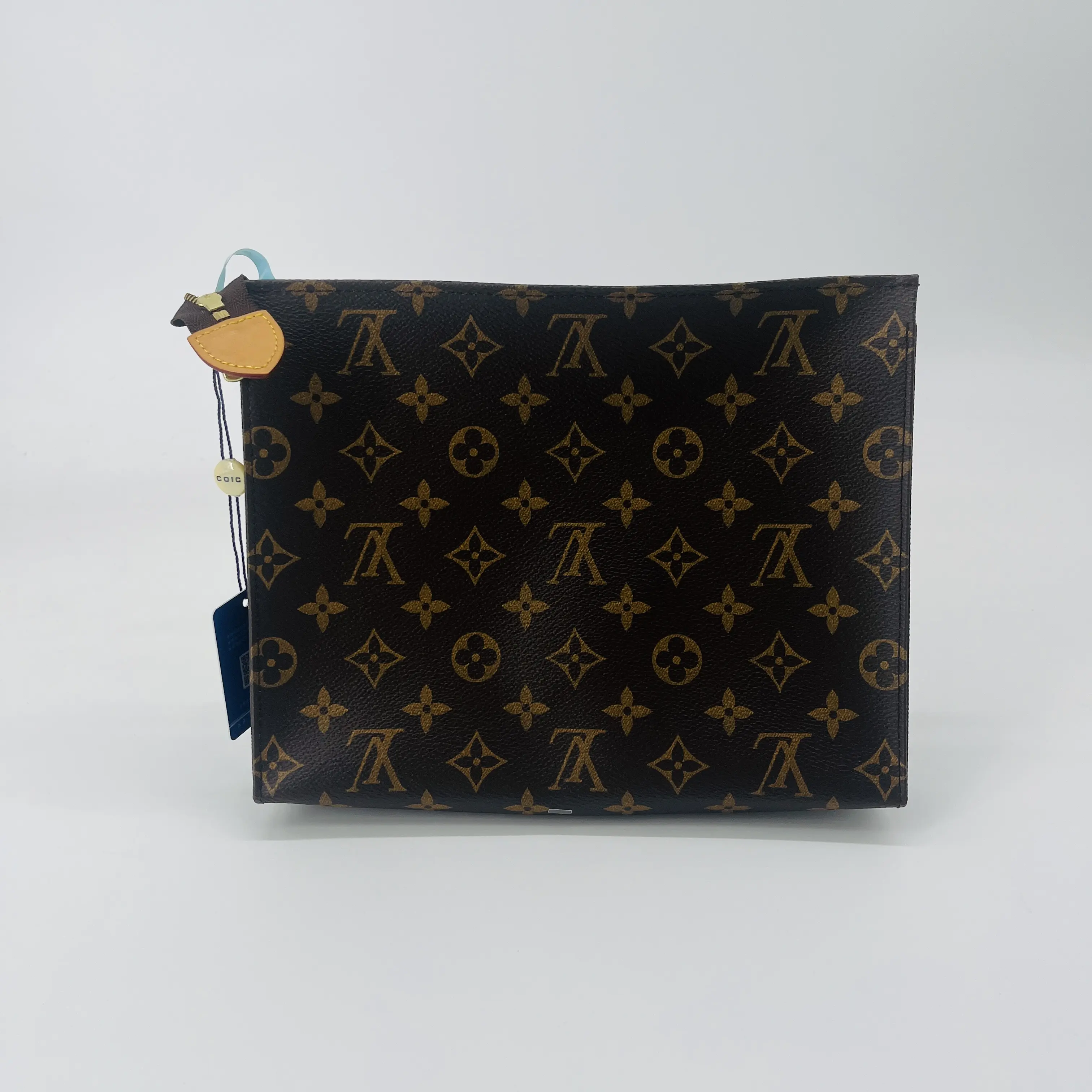 Pre-owned Louis Vuitton Monogram  Zip Cosmetic Clutch Bag Zip Cosmetic Clutch 26, Gold Toiletry Bag for Beauty Products, Travel Crossbody Mini Bag