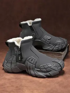 A pair of men's fashion chunky-soled sneakers Lined for warmth Waterproof and windproof closed outdoor hiking boots Walking Shoes Footwear Perfect for everyday wear