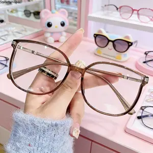 Large-Frame Cat-Eye Anti-Blue Light Glasses, Bold Stylish Lightweight Frames with Minimalist Design, Trendy Y2K Fashion Eyewear Perfect for Office Screen Use & Everyday Casual Wear