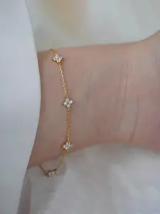 French Luxury Clover Bracelet for Women, Fashion Bracelet, Starry Sky Flower Design, Versatile Jewelry Gift for Girlfriend, Elegant Hand Chain, Elegant Bangle