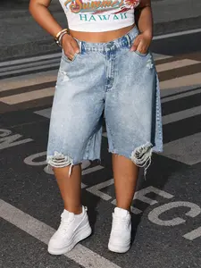 Women's Trendy Denim Jean, Mid-Thigh Pants, Spring Summer New Design, Fitted Button Fly, Plain Pattern, Washed Finish, Casual Fashion