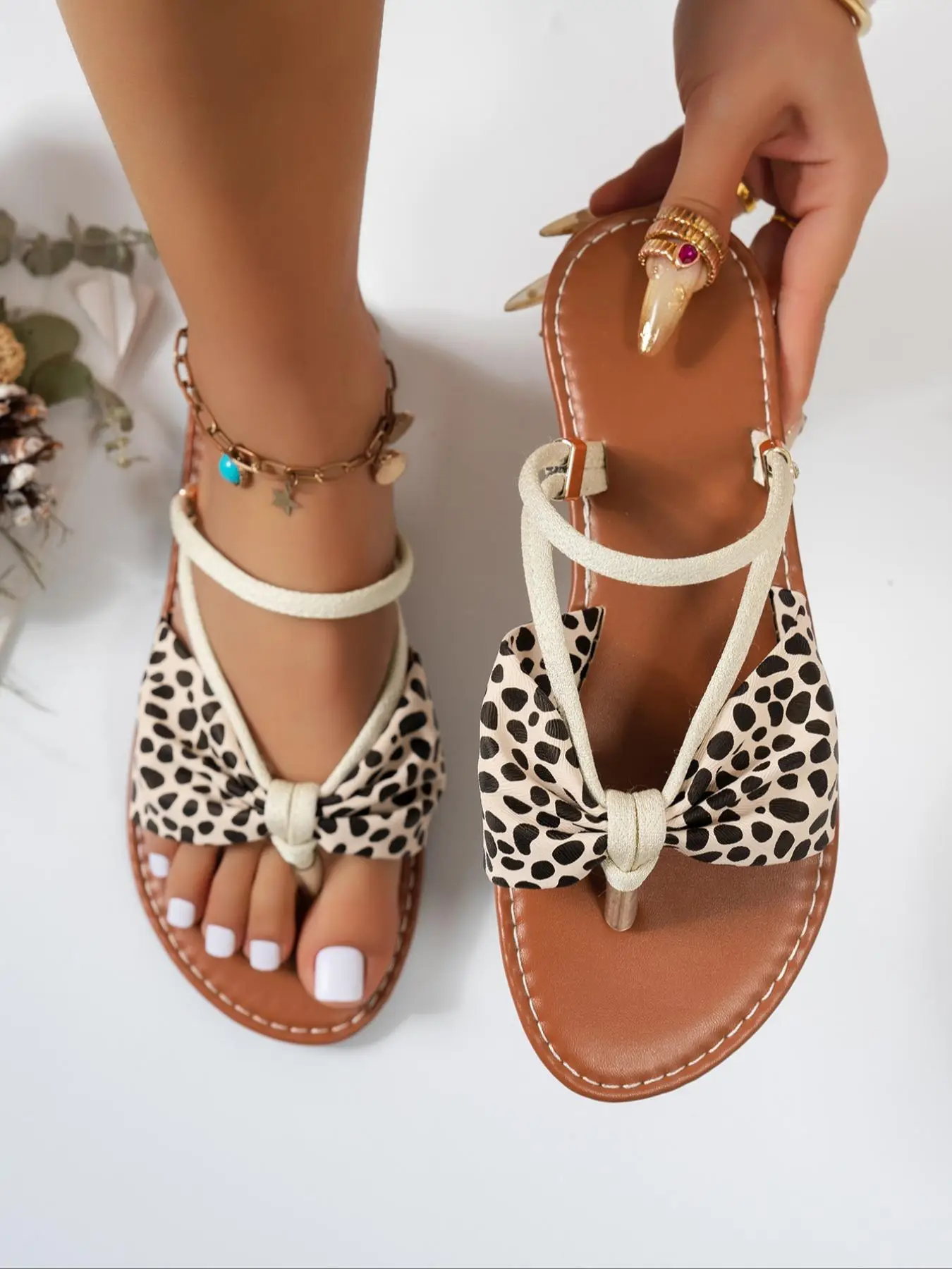 Women's Fashion Leopard Print Flip Flops, Casual Comfortable Slides for Beach, Fashionable Slides for Indoor & Outdoor Wear